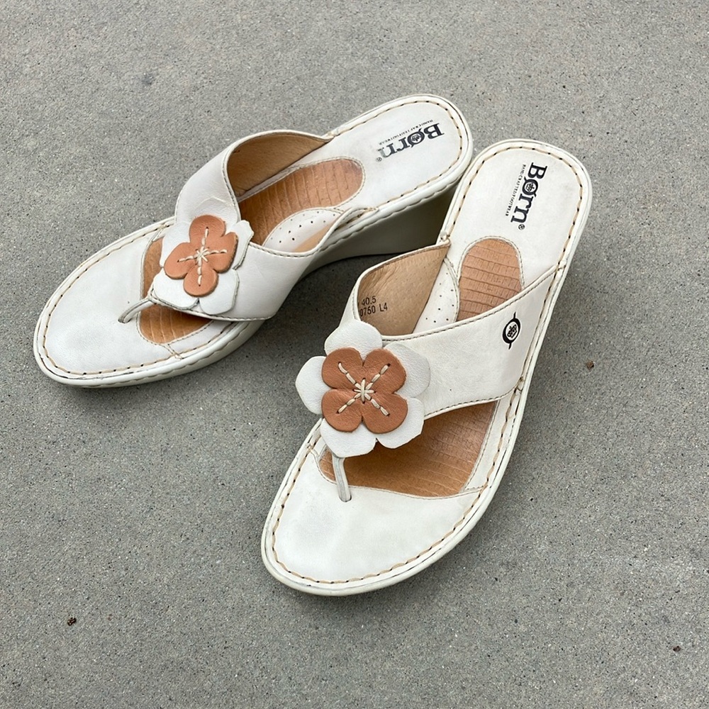 Women’s Born Sandals Cream/Tan Size 9